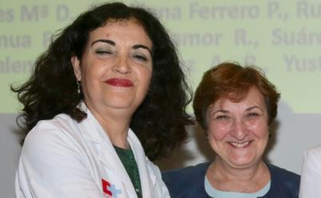 Imagen de archivo de Gemma Freire, junto a la exconsejera de Sanidad, Luisa Real.