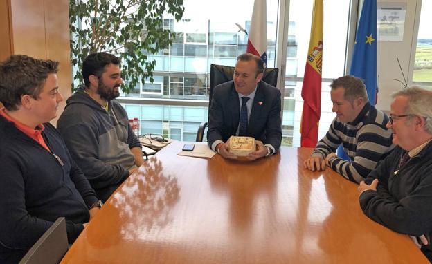 Imagen de la reunión mantenida esta mañana en el Gobierno