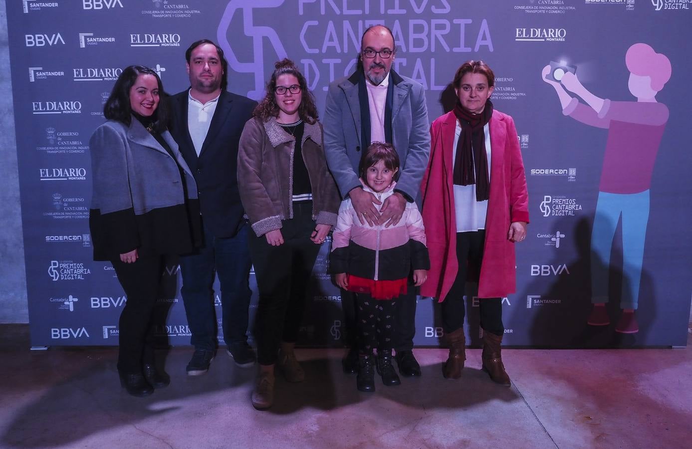 Fotos: Asistentes a la gala de entrega de los Premios Cantabria Digital de  El Diario Montañés | El Diario Montañés