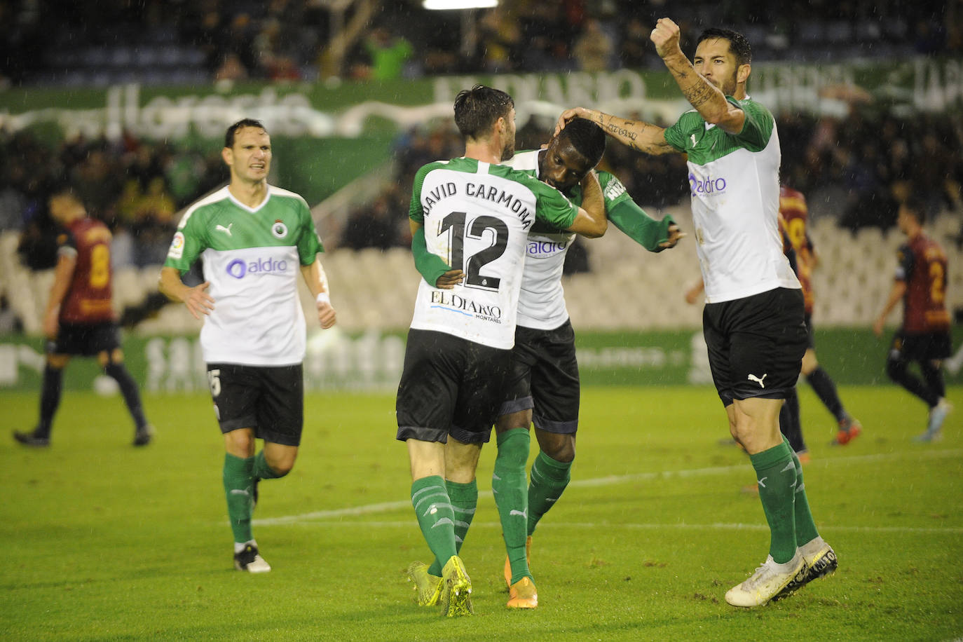 Fotos: El Racing enfrenta al Extremadura en El Sardinero