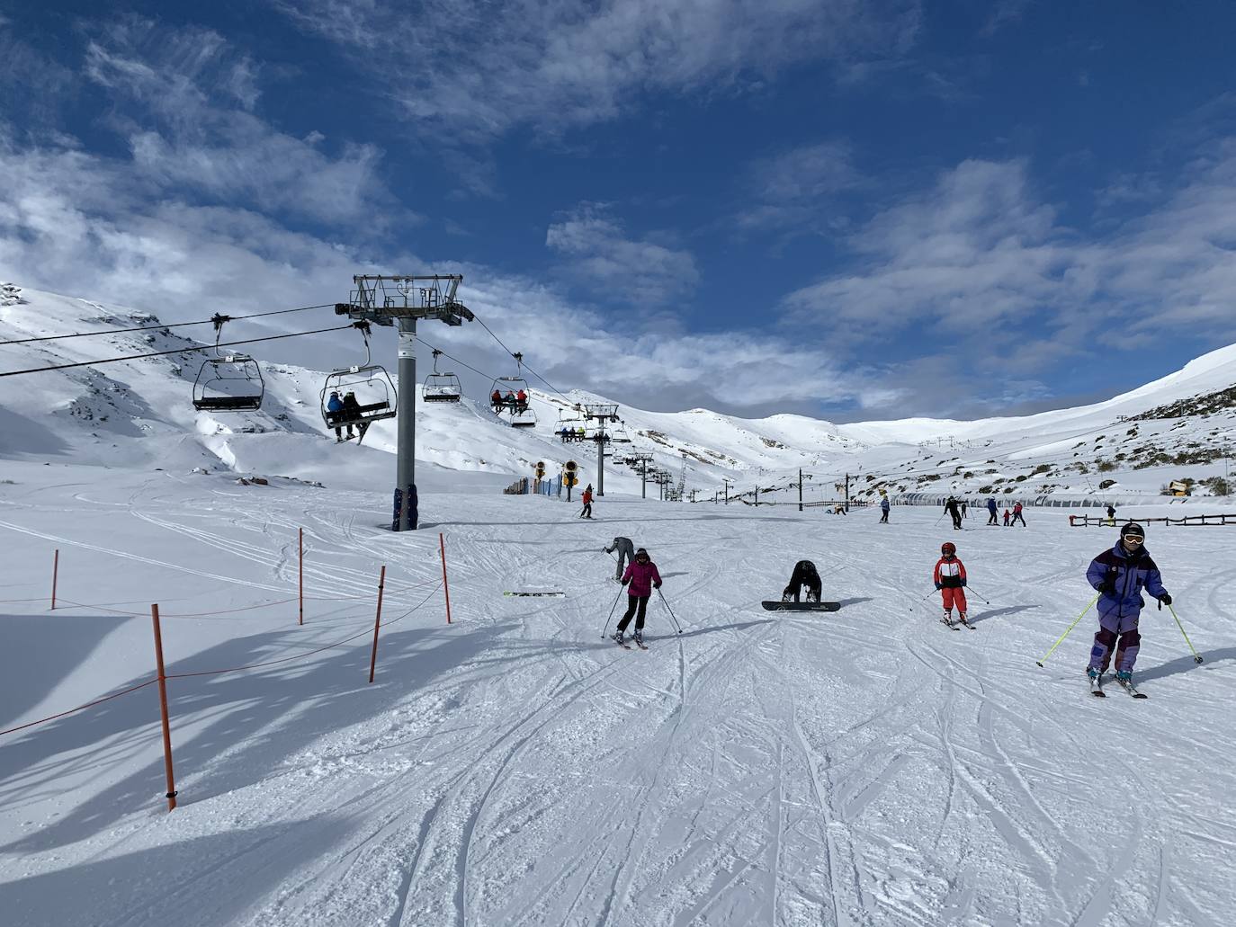 Fotos: Los esquiadores estrenan la temporada en Alto Campoo