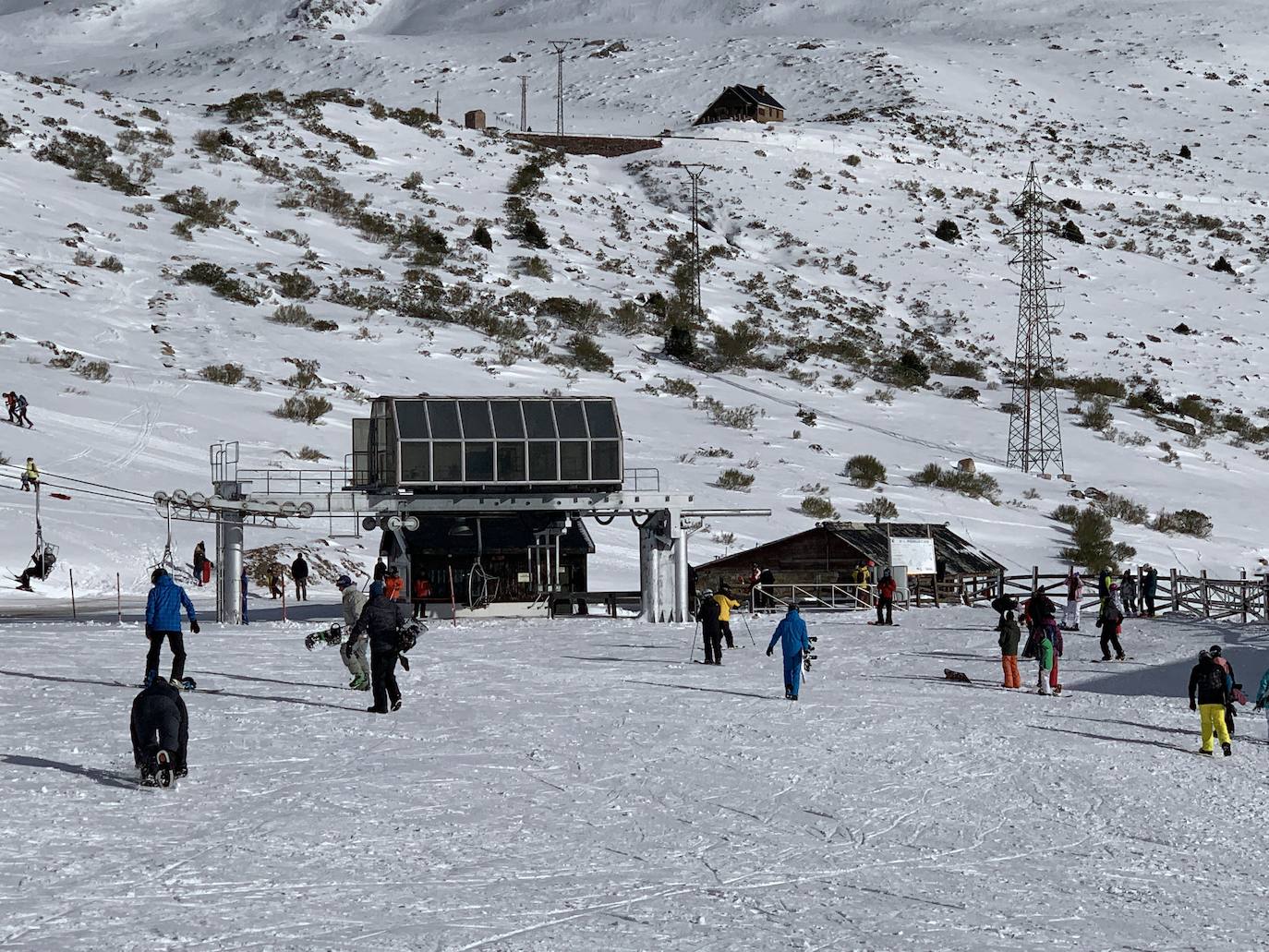 Fotos: Los esquiadores estrenan la temporada en Alto Campoo