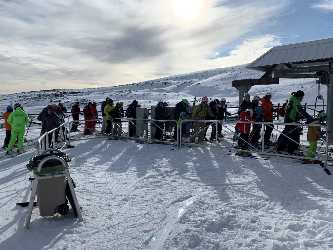 Fotos: Los esquiadores estrenan la temporada en Alto Campoo