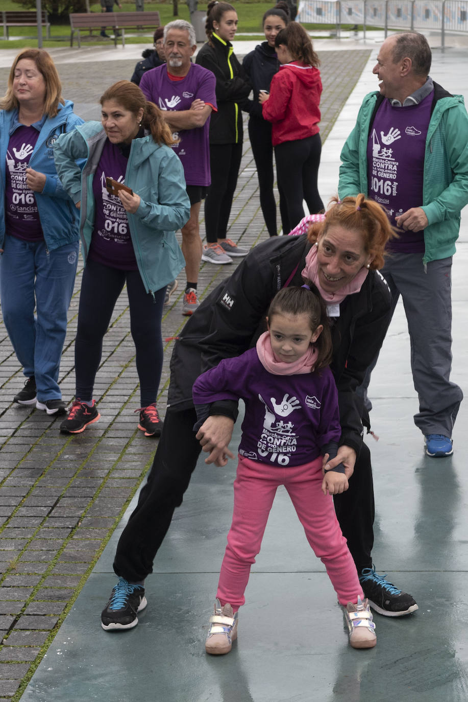 Fotos: La marea morada toma Santander