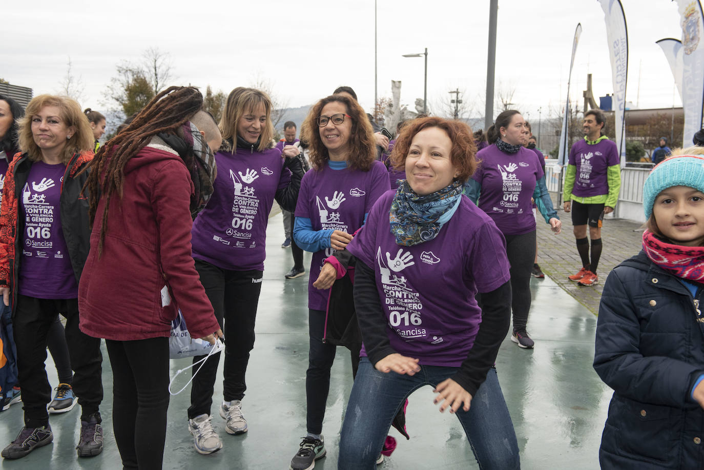 Fotos: La marea morada toma Santander