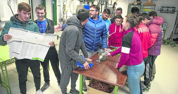 Todos los alumnos del primer curso del Grado Superior de Sistemas Electrotécnicos y Automatizados. 