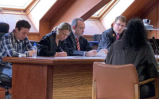 La acusada de matar a su suegro en Carasa lo niega: «lo quería como a mi abuelo»