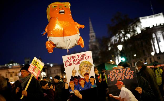 Protesta contra Trump, Erdogan y la OTAN en Trafalgar Square.