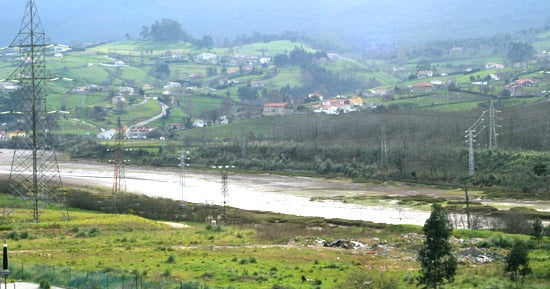 Astillero está bañado por las rías de Solía y Boo.