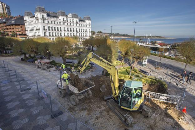 La maquinaria ya trabaja en la renovación de la Plaza de Italia. 