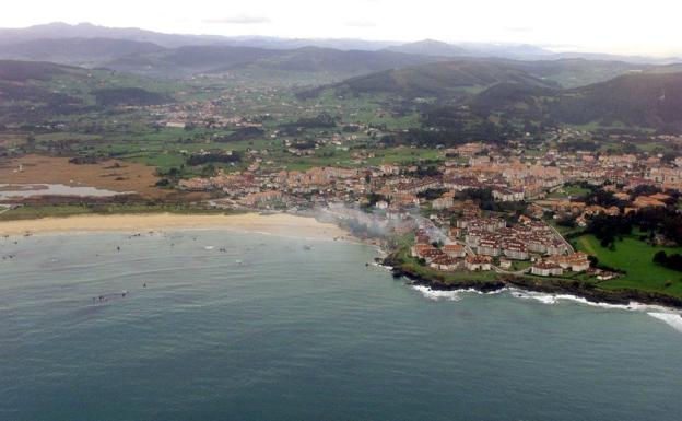 Panorámica de Noja y de la playa de Trengandín.