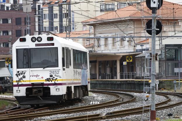 Imagen de archivo de un tren de Cercanías de FEVE. 