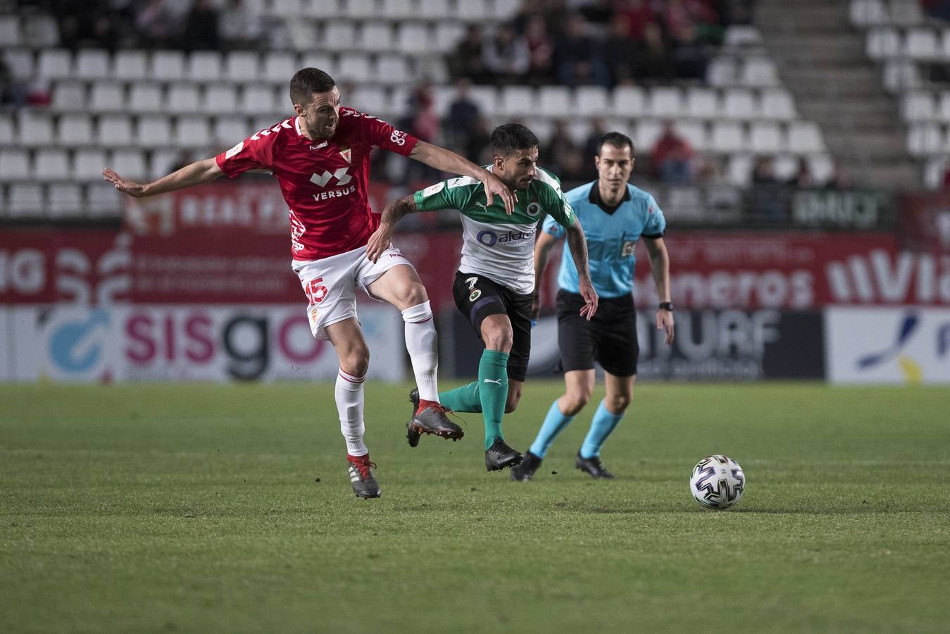 El Racing ofrece una pobre imagen en Murcia y cae derrotado también en Copa del Rey. Los menos habituales tampoco aprovecharon su oportunidad frente a un rival de Segunda B que se tomó más en serio la competición