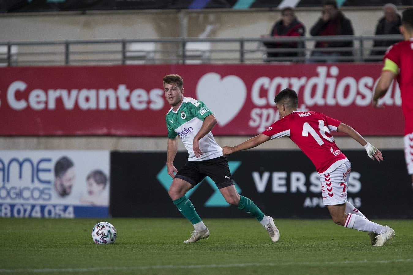 El Racing ofrece una pobre imagen en Murcia y cae derrotado también en Copa del Rey. Los menos habituales tampoco aprovecharon su oportunidad frente a un rival de Segunda B que se tomó más en serio la competición