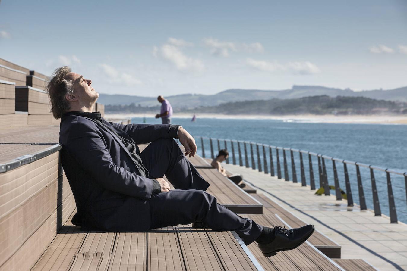 Jaime Martín, retratado en la duna de Zaera, abandonó el pasado otoño la dirección del Festival Internacional de Santander (FIS) para centrarse en su carrera musical al frente de grandes orquestas. Pero su desvinculación no es definitiva, ya que continuará como asesor artístico. 