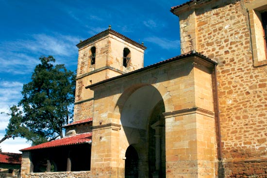 Iglesia de Santa María de Toraya, en Hoz de Anero.