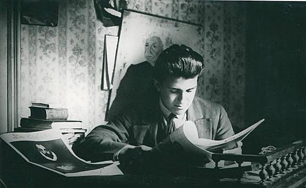 Pancho Cossío en su juventud.La amistad y la influencia artística entre el pintor y Ángel de la Hoz quedó también reflejada en retratos como este. 