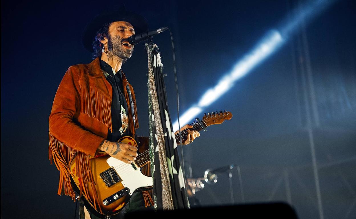 El enorme Leiva provoca la locura en Santander