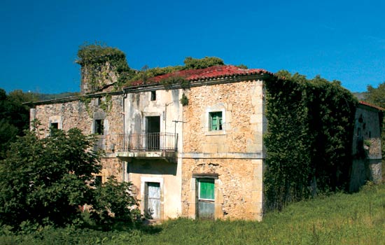 Imagen secundaria 1 - Palacio de los Ruiz de la Escalera. Palacio del conde de San Carlos, en Secadura. Torre de los Sisniega en San Mamés de Aras.