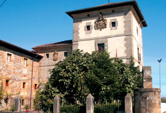 Imagen principal - Palacio de los Ruiz de la Escalera. Palacio del conde de San Carlos, en Secadura. Torre de los Sisniega en San Mamés de Aras.