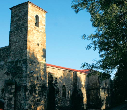 Imagen principal - Santuario de Nuestra Señora de Fresnedo. Iglesia parroquial de San Pablo de Solórzano. Iglesia de Nuestra Señora de la Asunción, en Riaño.