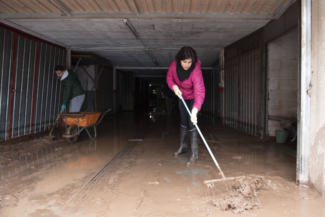 Mónica Álvarez, Calle Deltebre: «Seguimos con agua y barro en los garajes y trasteros. He perdido un ordenador, los esquís, mis álbumes de fotos...»