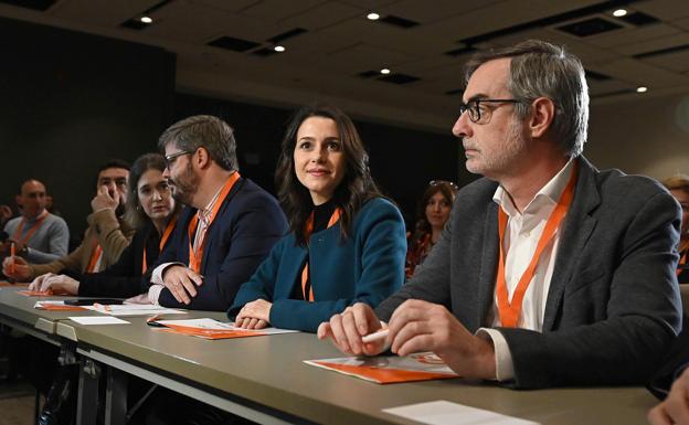 Arrimadas se resiste a implantar en Ciudadanos el sistema de baronías