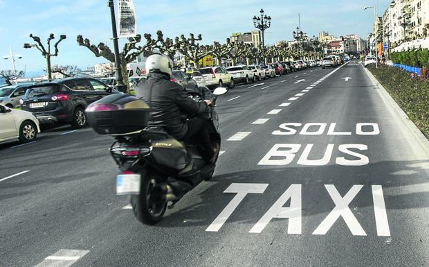 El tramo de carril bus va desde la rotonda de Puertochico hasta la del Banco Santander