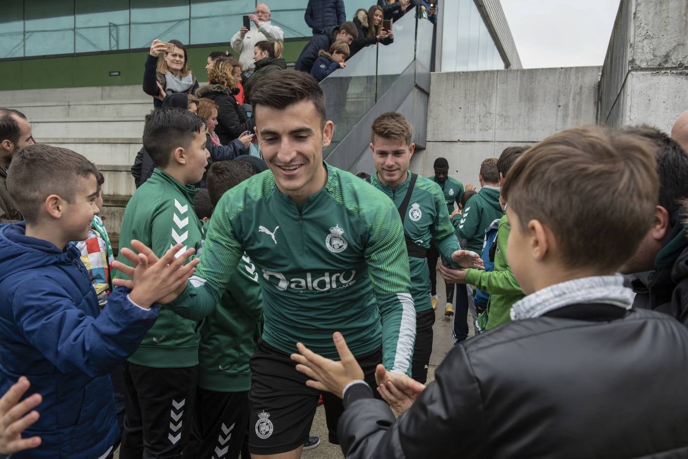 Fotos: El Racing entrena con público