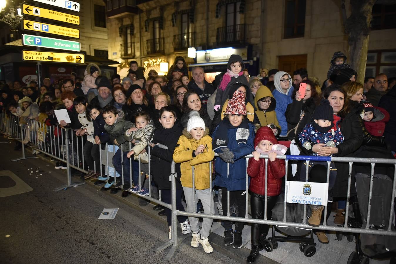 Fotos: Miles de personas siguen la Cabalgata de Santander