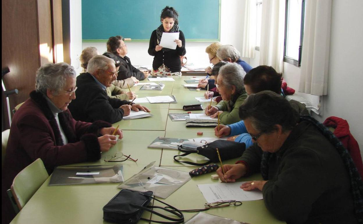 Suances pone en marcha un taller gratuito de estimulación cognitiva