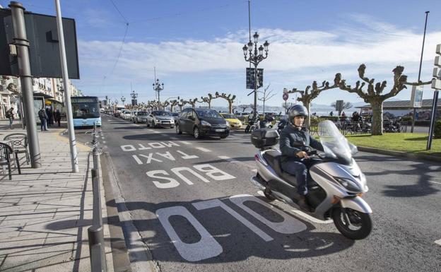 Igual asegura que el carril bus se eliminará pero que la fecha «no es importante»