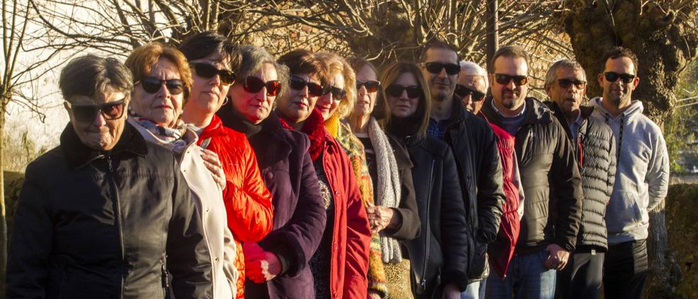 Parte de los miembros de esta familia, reunidos en Silió, donde han logrado localizar a sus antepasados más antiguos, que vivieron allí en el siglo XVIII. 