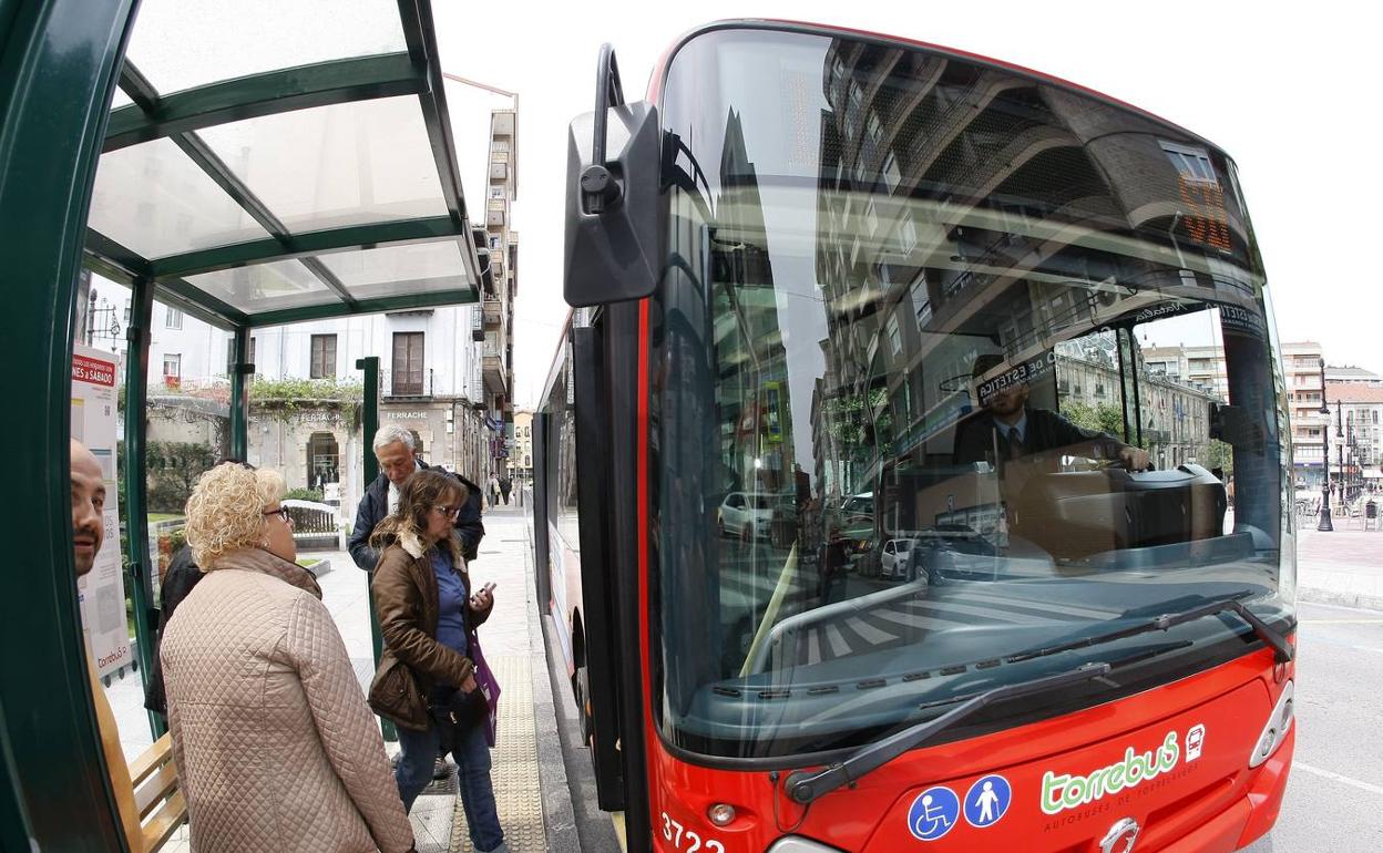 El Ayuntamiento de Cartes está dispuesto a costear una parte del servicio de autobuses con Torrelavega