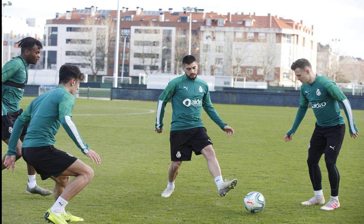 Papu, esta mañana en su primer entrenamiento con el Racing