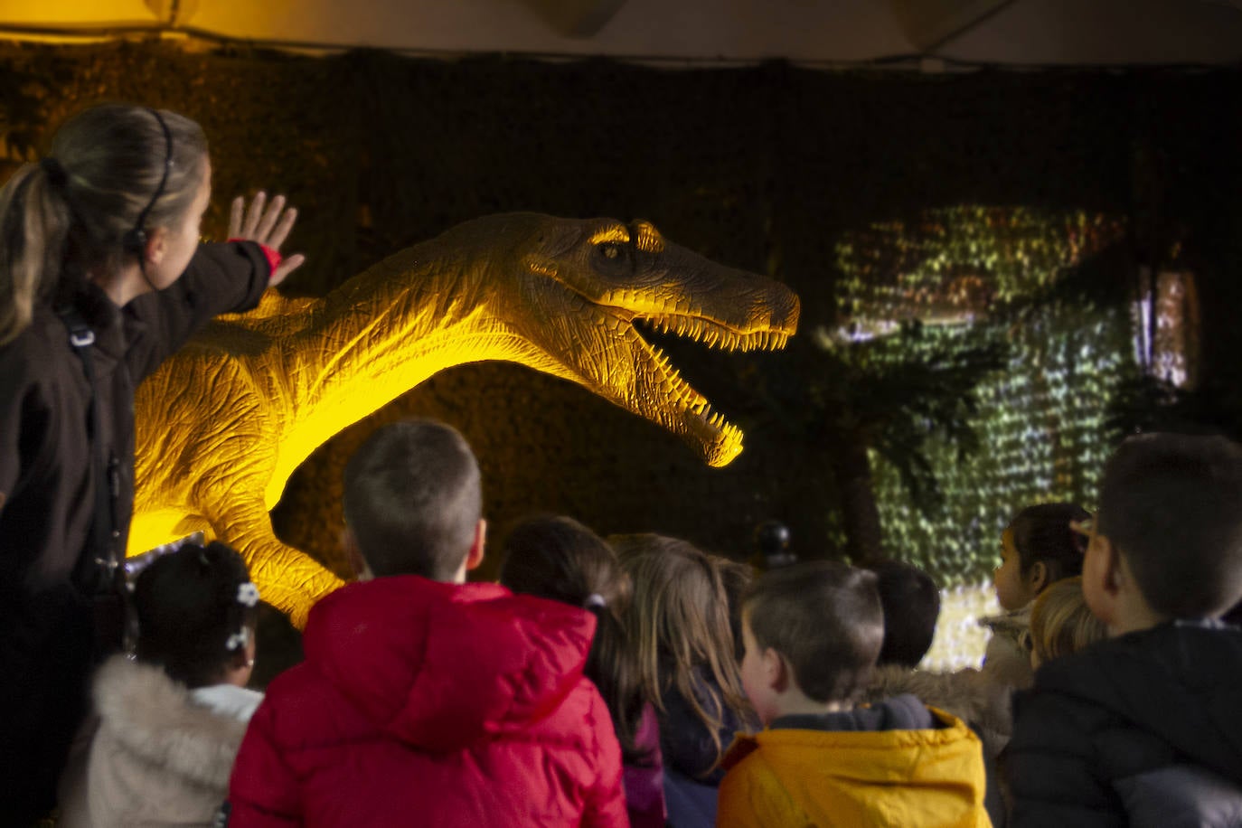 Fotos: ¿Todavía no has llevado a los &#039;peques&#039; a ver la exposición de dinosarios de Torrelavega?