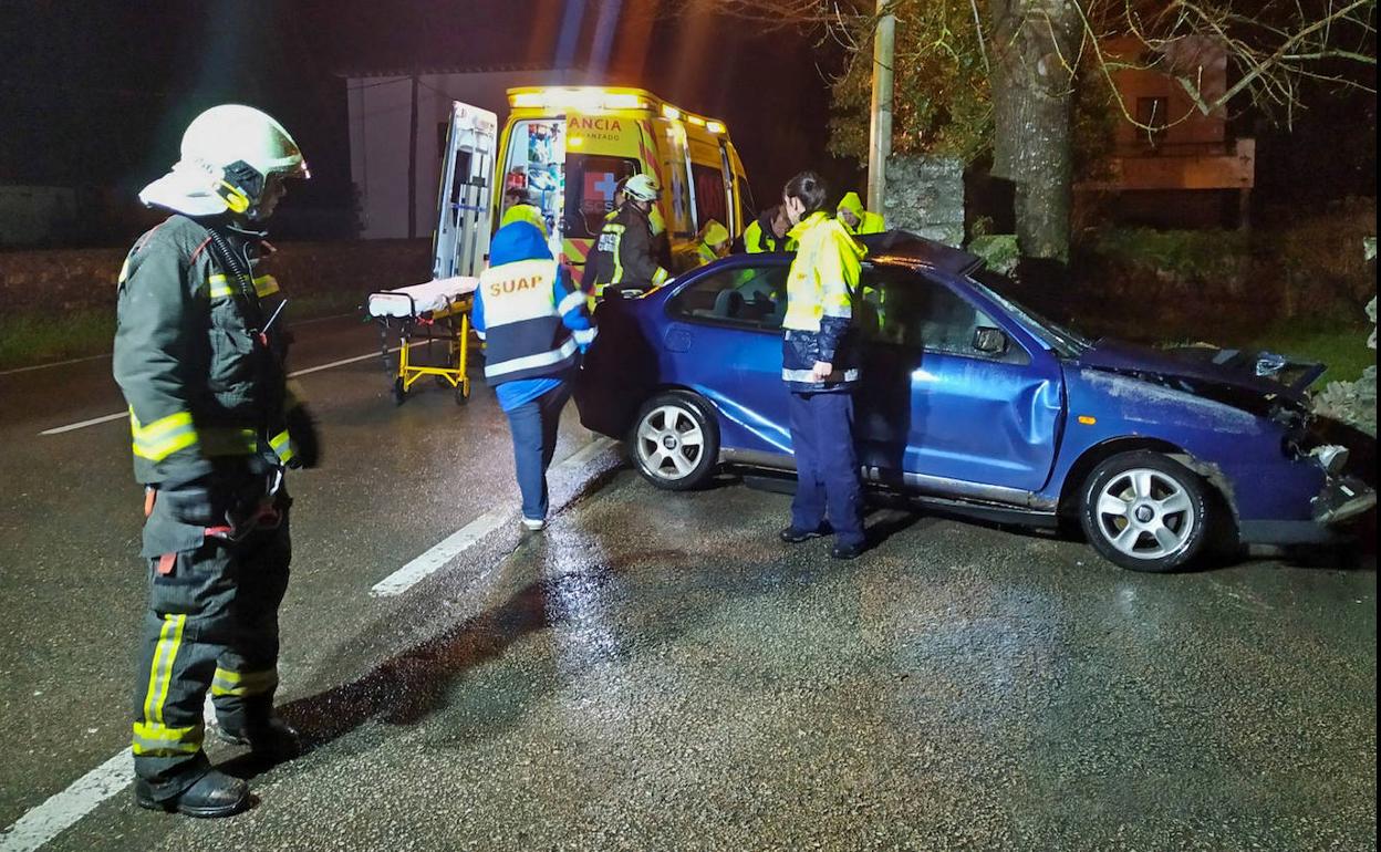 Imagen del estado del coche del fallecido tras el accidente.