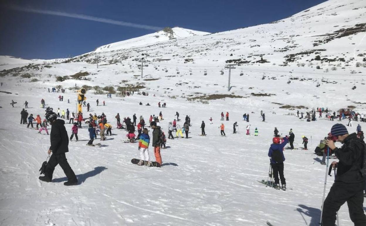 El Triatlón Blanco pasa a celebrarse en domingo para atraer a más deportistas