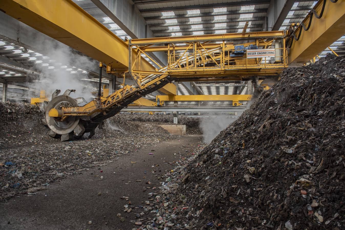 El centro procesa a día de hoy más de 230.000 toneladas de basura al año