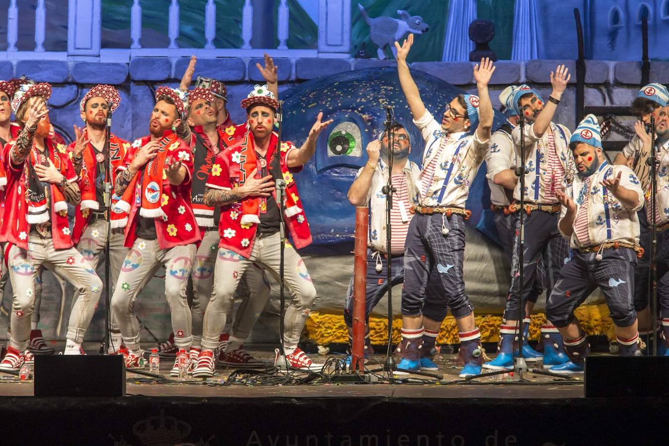 La fase preliminar del popular Concurso de Murgas del Carnaval de Santoña se puso en marcha en la noche del viernes y continuará a lo largo del fin de semana.