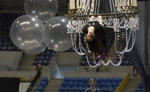 Imagen principal - La magia del Circo del Sol entre bastidores