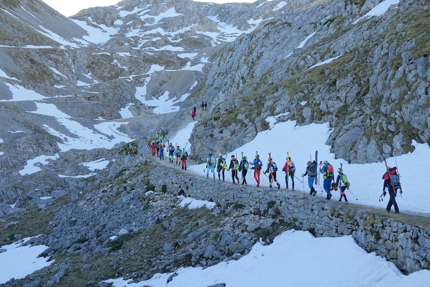 Fotos: La belleza del esquí de alta montaña en la Sotres Sky Tour