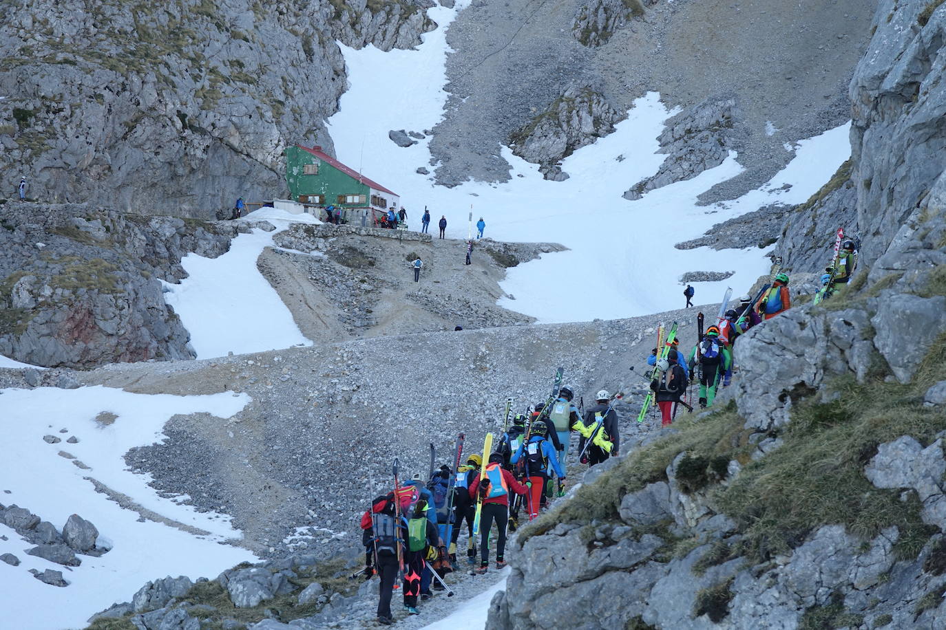 Fotos: La belleza del esquí de alta montaña en la Sotres Sky Tour