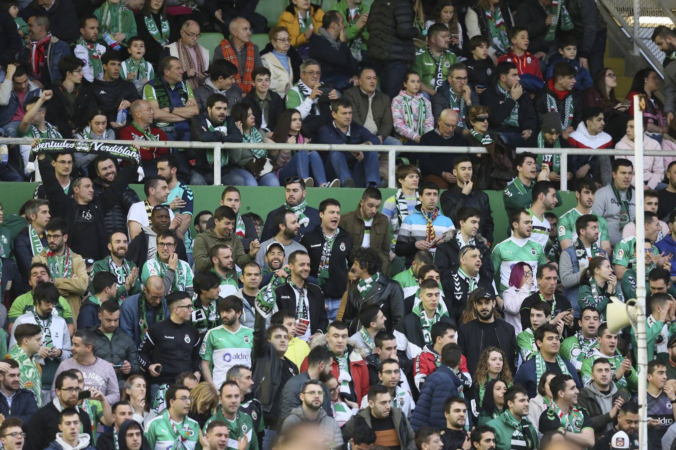 Fotos: Búscate si estuviste en la Tribuna Norte de los Campos de Sport