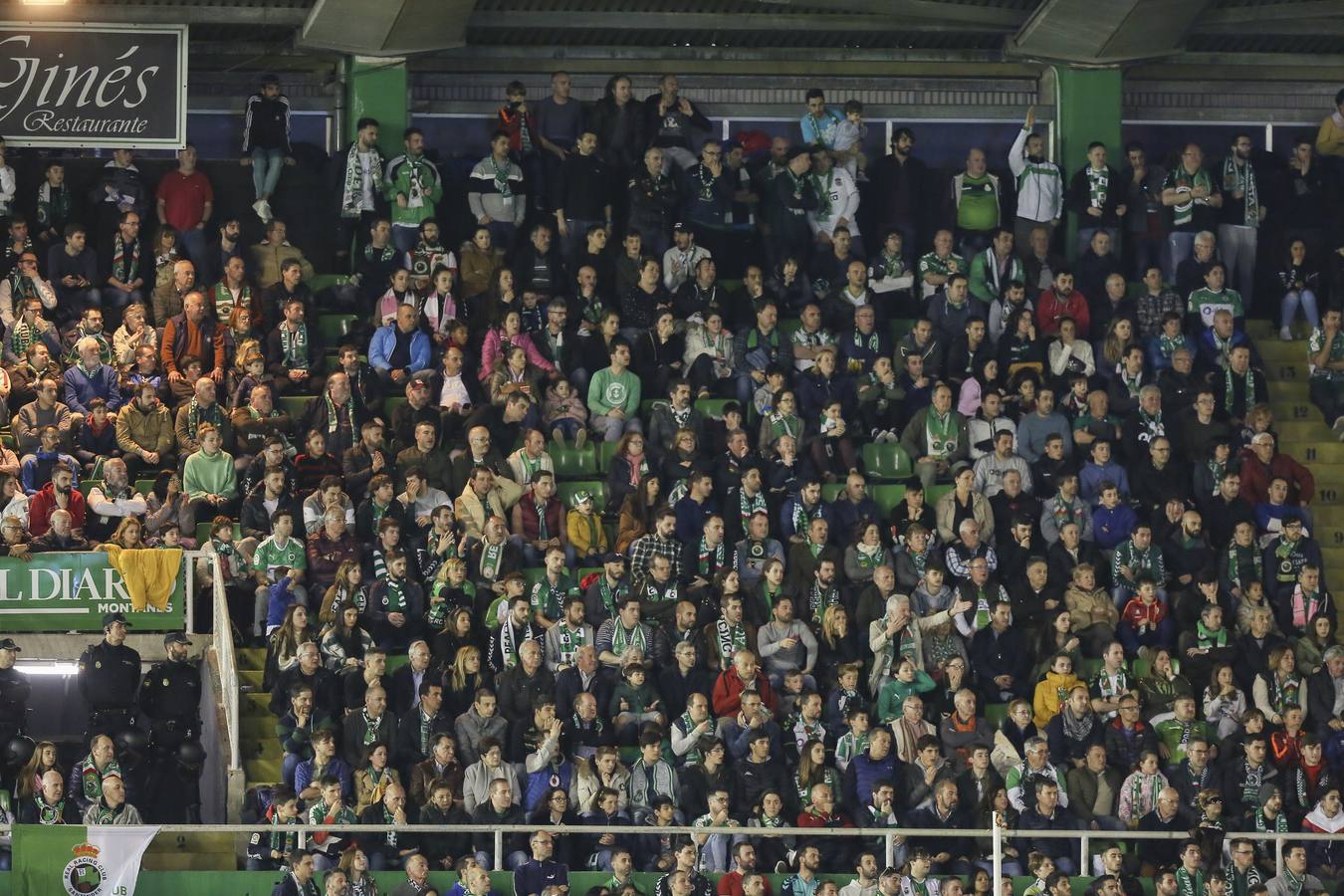 Fotos: Búscate si estuviste en la Tribuna Norte de los Campos de Sport