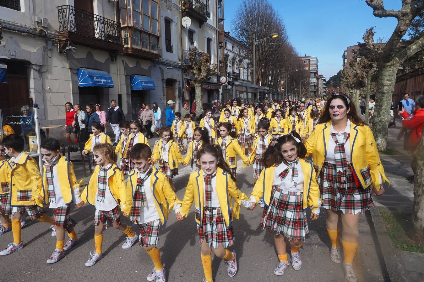 Fotos: Viernes de Carnaval en Santoña