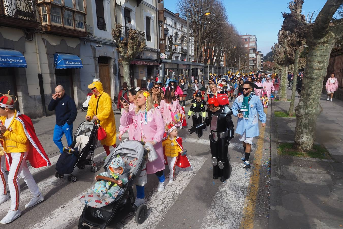 Fotos: Viernes de Carnaval en Santoña