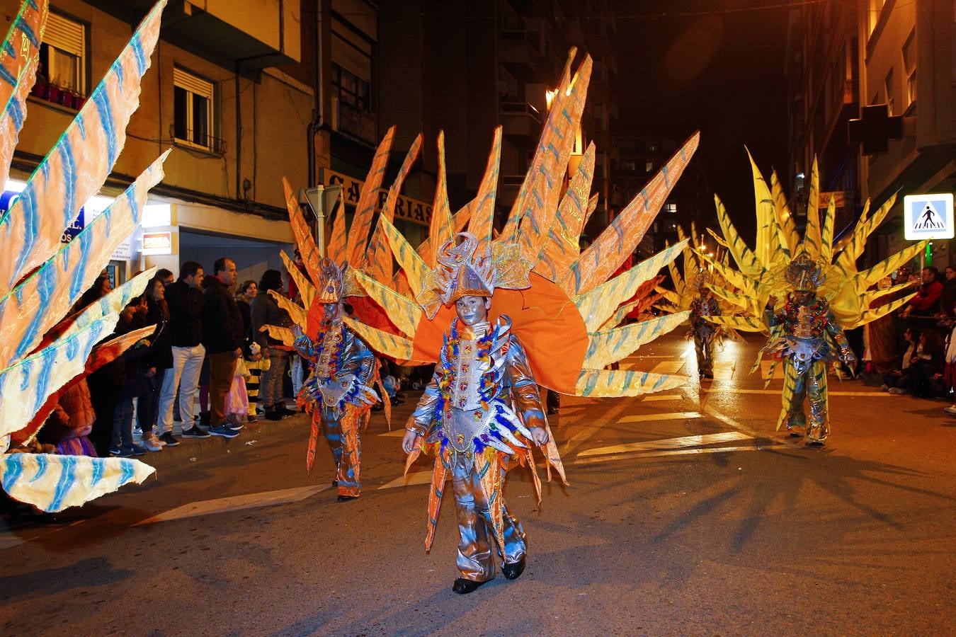 Fotos: Desfile multitudinario en Torrelavega