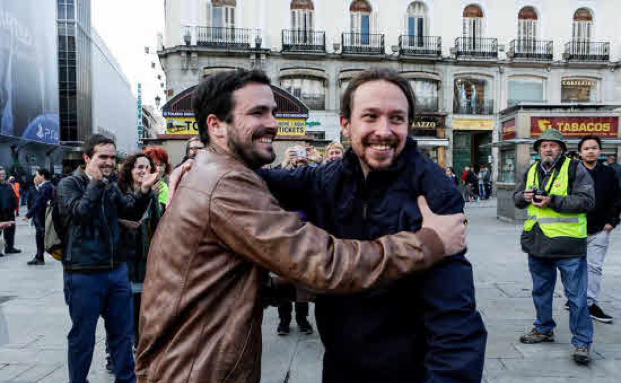 Pablo Iglesias, vicepresidente segundo del Gobierno, y Alberto Garzón, ministro de Consumo 