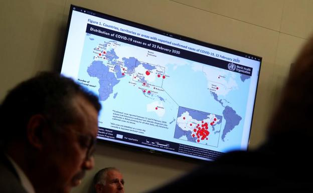 La OMS incrementa la amenaza internacional del coronavirus a «muy elevada»